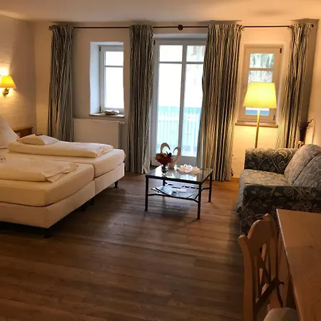 Hotel Lauprechts Romantik 4*